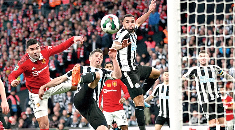 What is the competition format of the English football tournament League Cup?